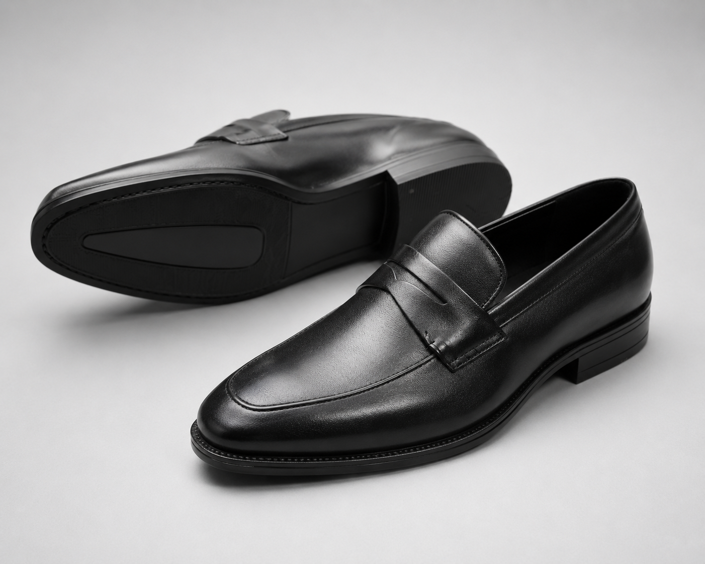 AS1Y3526 Yates Penny Loafer