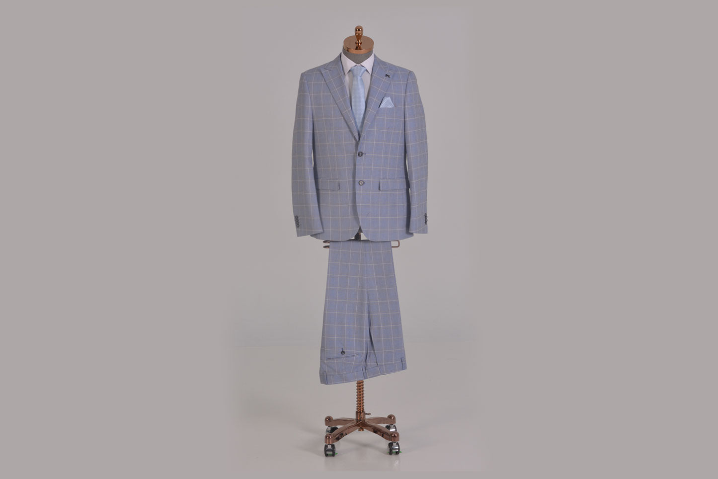Suits AS1O3196